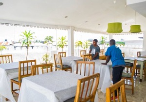 Featuring free WiFi, Rooftop Cafe ,close to ferry terminal & City attractions 7