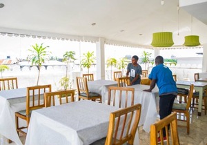 Featuring free WiFi, Rooftop Cafe ,close to ferry terminal & City attractions 8
