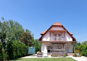 Ferienhaus Balatonmáriafürdõ für 1 - 12 Personen mit 6 Schlafzimmern in Balatonmáriafürd��