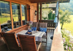 Ferienwohnung "Klausenberg" - Drei-Raum-Wohnung 75m² mit Balkon und Bergblick