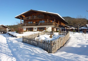 Ferienwohnung "Klausenberg" - Drei-Raum-Wohnung 75m² mit Balkon und Bergblick