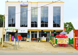 Fidos Guest House & Safaris