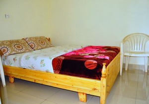Fidos Guest House & Safaris