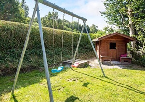 Five-Bedroom Holiday home in Fårvang 1