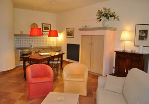 Flat in Iano,covered terrace, A/C, village walking distance,Wi-Fi,pool, sleeps 6