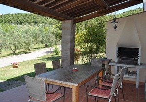 Flat in Iano,covered terrace, A/C, village walking distance,Wi-Fi,pool, sleeps 6