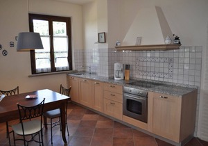 Flat in Iano,covered terrace, A/C, village walking distance,Wi-Fi,pool, sleeps 8