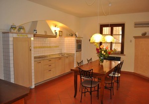 Flat in Iano,covered terrace, A/C, village walking distance,Wi-Fi,pool, sleeps 8