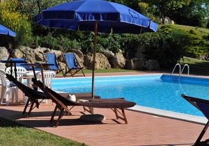 Flat in Iano,covered terrace, A/C, village walking distance,Wi-Fi,pool, sleeps 8