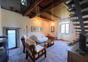 Flat with heated hot tub and shared pool