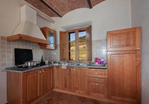 Flat with private veranda,shared pool,quiet location for a relaxing holiday,sl 4
