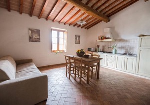 Flat with private veranda,shared pool,quiet location for a relaxing holiday,sl 4