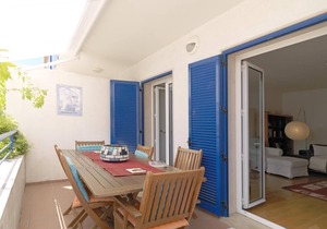 FLH Restelo Spacious Duplex with View