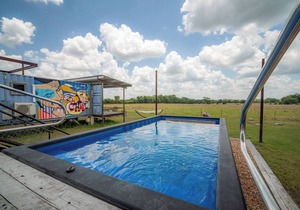Flophouze Shipping Container Hotel - Houze 4