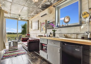 Flophouze Shipping Container Hotel - Houze 6