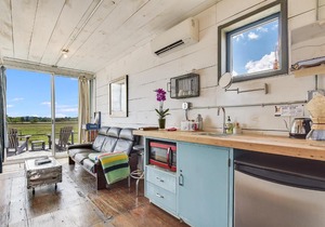 Flophouze Shipping Container Hotel - Houze 3