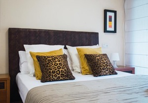 FLORIT FLATS - Cozy 2 Bedroom Apartment by the City of Arts and Science