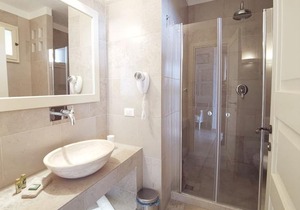 Flos Guest House