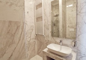 Flos Guest House