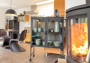 Forest vacation home with fireplace in an idyllic location on the edge of the forest below a wellness hotel