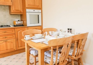 FORGE PLACE, family friendly, country holiday cottage in Bovey Tracey