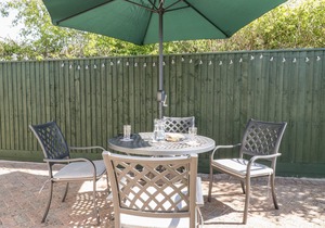 FORGE PLACE, family friendly, country holiday cottage in Bovey Tracey