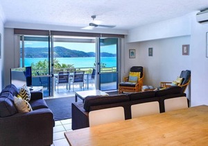 Frangipani 008 - Beachfront Apartment on Hamilton Island