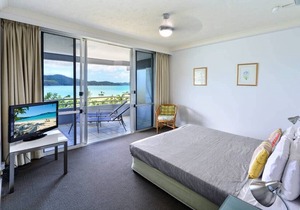 Frangipani 008 - Beachfront Apartment on Hamilton Island
