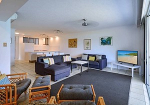 Frangipani 008 - Beachfront Apartment on Hamilton Island