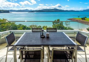 Frangipani 201 - 2 bedroom, buggy included - Hamilton Island