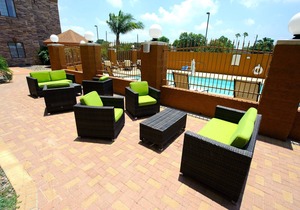Free Breakfast Buffet! Great Location Near Area Beaches!