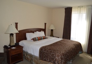 Free Breakfast. Pool & Hot Tub. Gym. Near Aurora Medical Center!