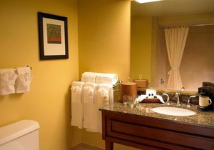 Friends Vacation! 3 Spacious Units, Game Room, Casino, Pool, Bars, FREE Parking!
