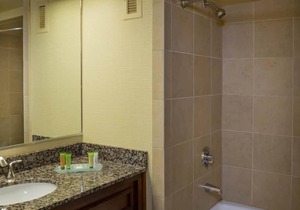Friends Vacation! 3 Spacious Units, Game Room, Casino, Pool, Bars, FREE Parking!
