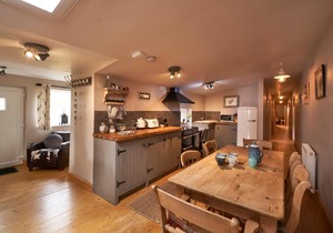 Fyne Byre Cottage - Barn Conversion with Hot Tub