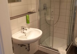 Gasthaus Adler: Family Apartment with 2 Separate Bedrooms and Private Bathroom