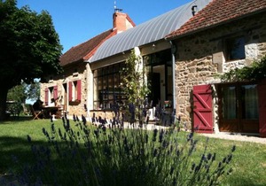 Gite Beaune-d'Allier, 7 bedrooms, 15 persons