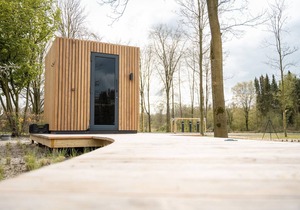 Glamping with hot tub in the forest