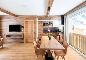 Golden Lodges Rauris Resort close to the ski lift