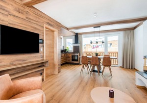 Golden Lodges Rauris Resort close to the ski lift