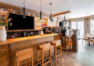 Golden Lodges Rauris Resort with ski storage