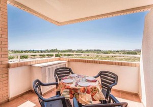 Gorgeous Apartment In Cabanes With Kitchenette