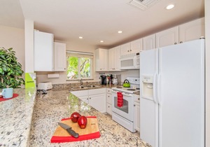 Gorgeous beachfront condo steps from Rum Point and snorkeling! The Retreat #30