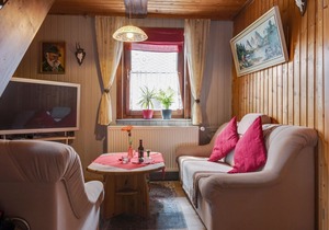 Gorgeous Holiday Home with Balcony, Garden Furniture, Grill