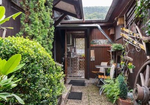 Gorgeous Holiday Home with Balcony Garden Furniture Grill