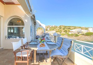 Gorgeous home in Vrompousi Keratea