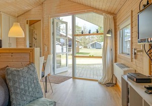 Gorgeous home in Nexø with kitchen