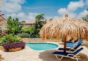 Gorgeous modern 1-bedroom apartment with tropical garden, pool and whirlpool