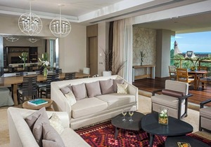 GRAND LUXXE THREE BEDROOM SPA SUITE