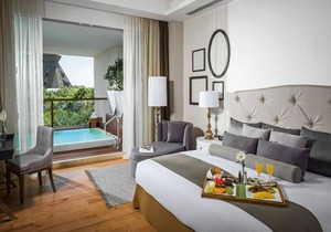 GRAND LUXXE THREE BEDROOM SPA SUITE